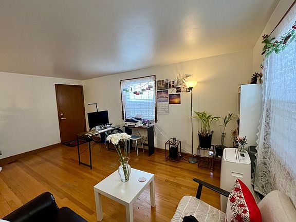 4th image of 4320 N Wilson Dr APT 3