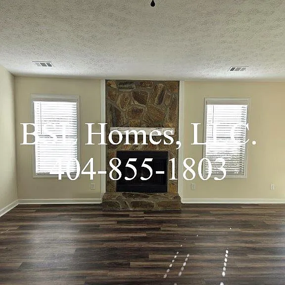 911 River Rock Dr — Photo 2