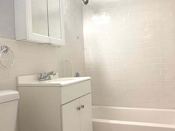 4th image of 1100 Warburton Ave APT 2K