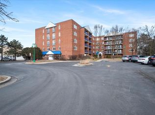 6755 N Milwaukee Ave APT 404, Niles, IL 60714