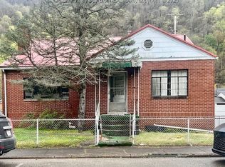 313 Kanawha Ave, Smithers, WV 25186