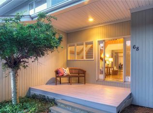 68 Friends St, Portsmouth, RI 02871