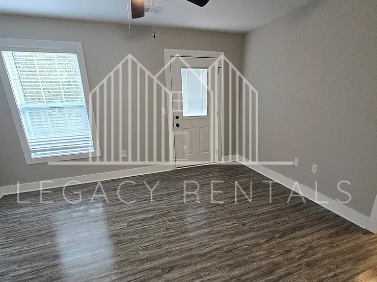 1112 Race St — Photo 7