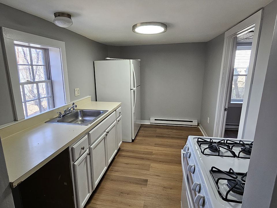 1st image of 78 Maple St APT 1