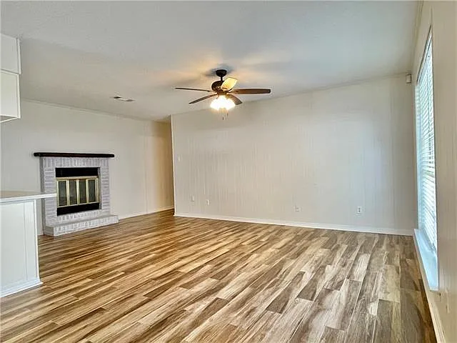 921 Ridgelake Dr — Photo 7