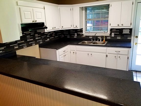 5th image of 1101 N Archer St