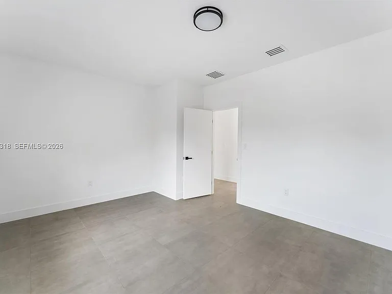 233 NW 120th St — Photo 8