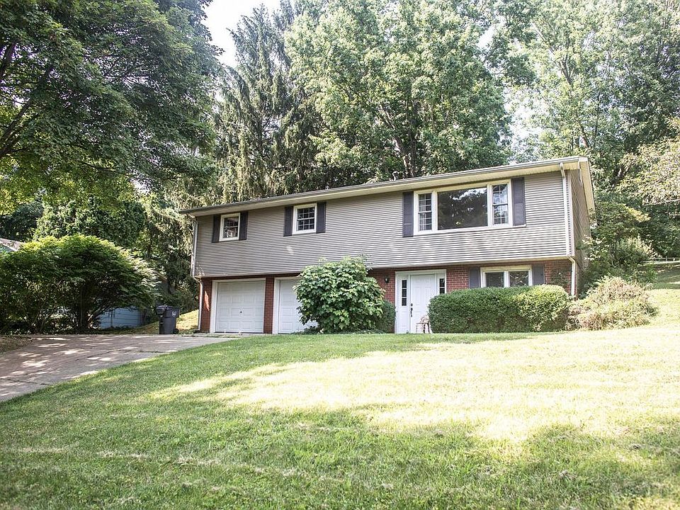 1st image of 156 Bridle Path Ln NE