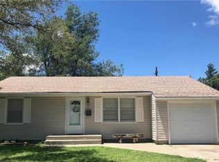 37 Sunset Dr, Hutchinson, KS 67502
