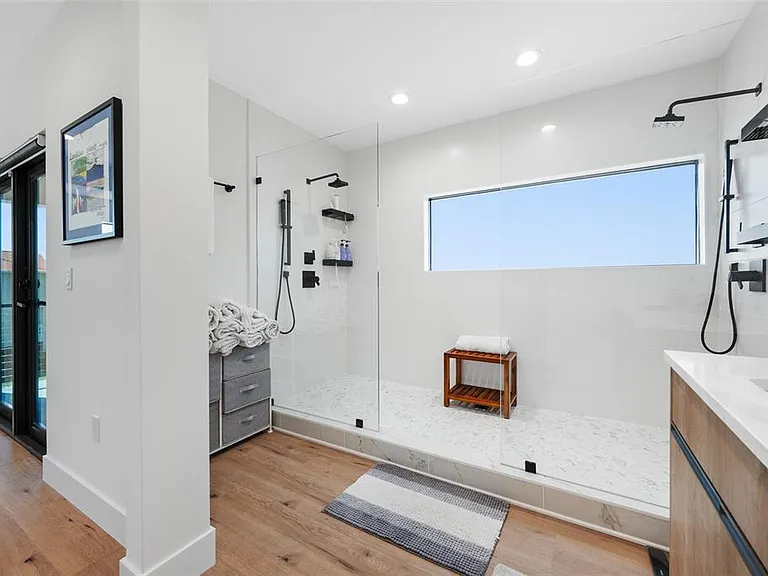 2200 Bay Blvd #A — Photo 39