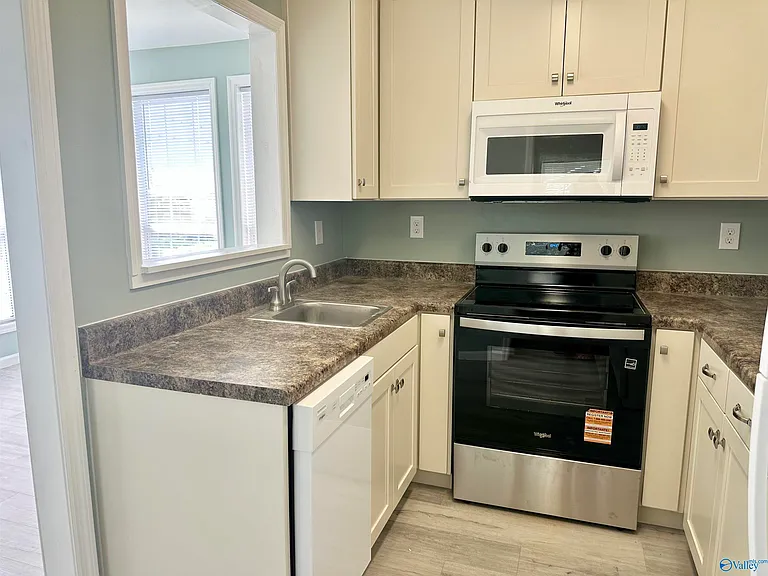 3111 Hale Dr SW — Photo 15
