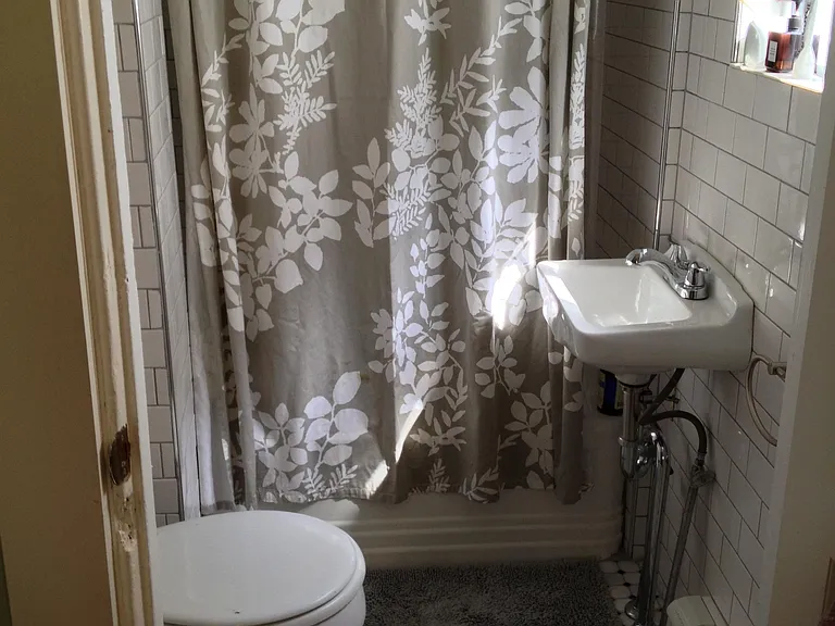 92 Vernon St #1 — Photo 6
