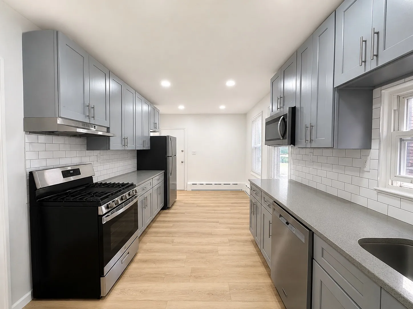 921 South St — Photo 3