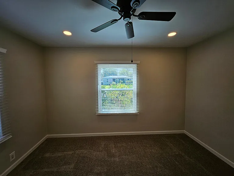 906 N Parish Pl — Photo 8