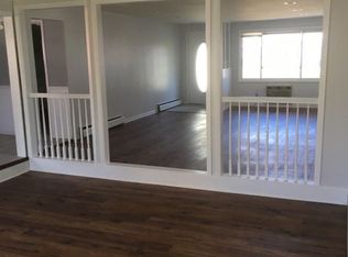 520 N Westlawn Ave, Aurora, IL 60506