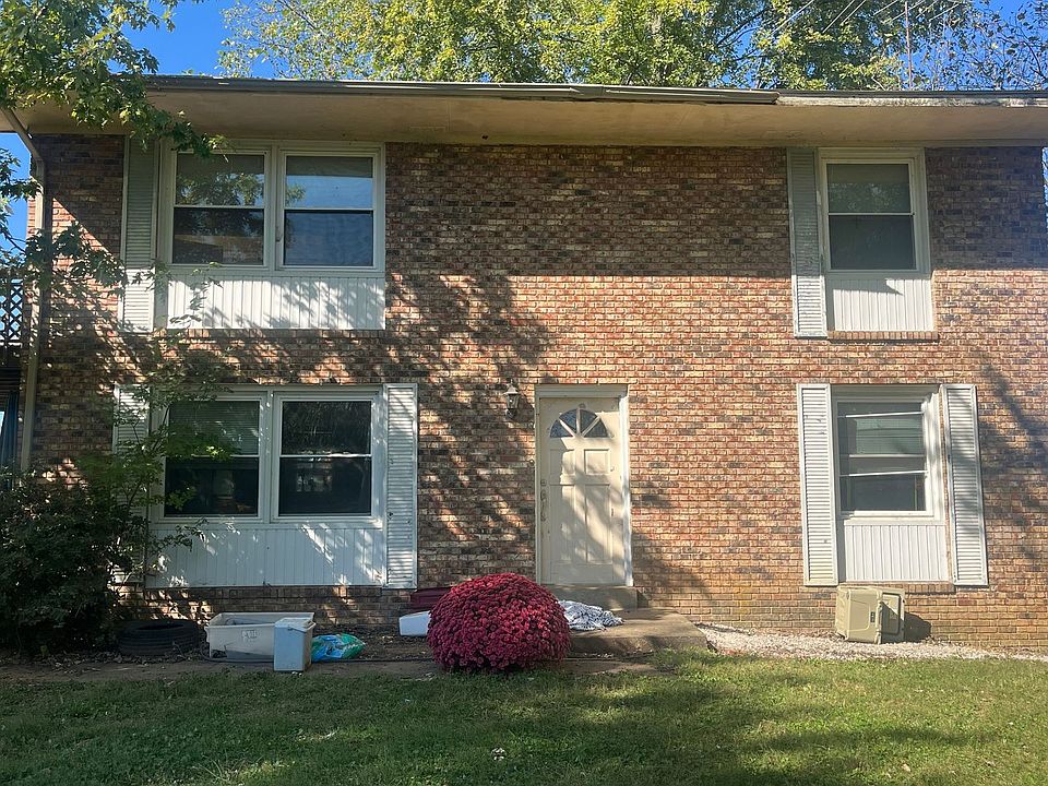 1st image of 225 Fuller Dr