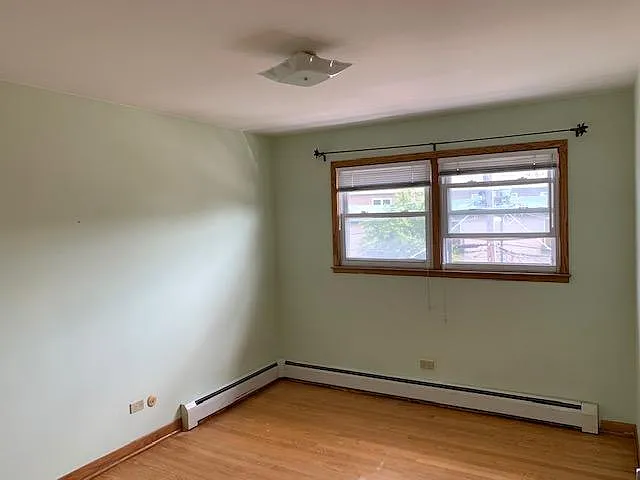 5547 W Higgins Ave — Photo 10