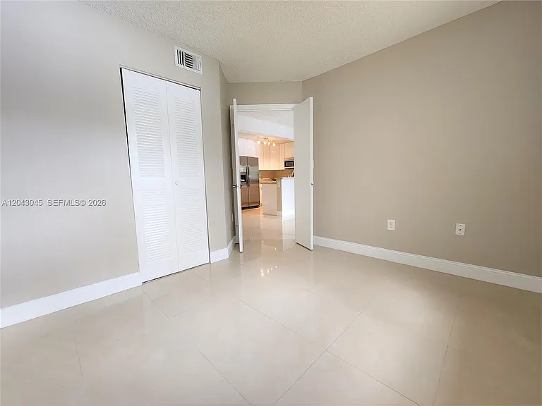 251 Palm Cir W #204 — Photo 10