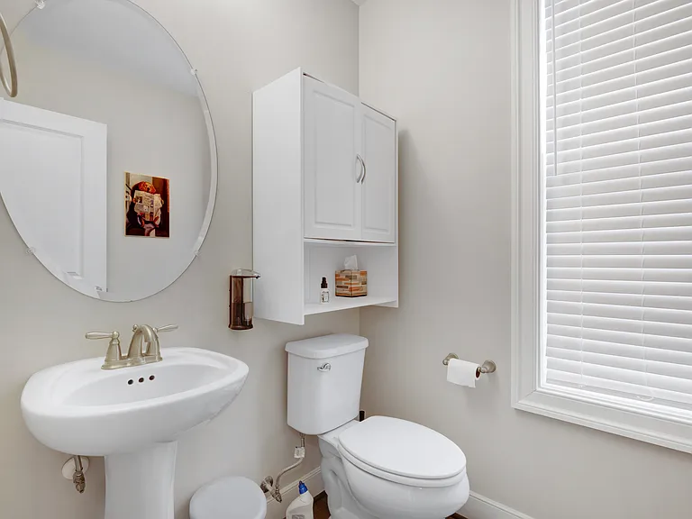 1722 Gainesville St SE — Photo 6