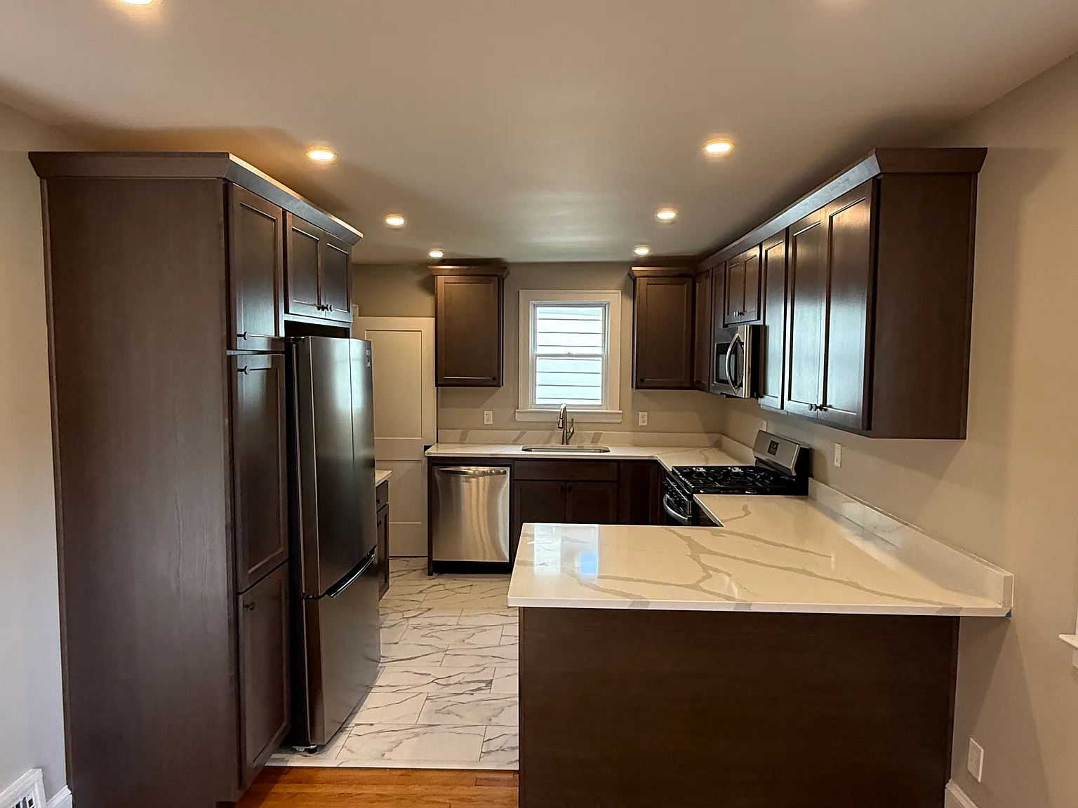 3 bed, 1232 sqft, $1,785 — Photo 3