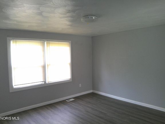 5th image of 4415 Cape Ln