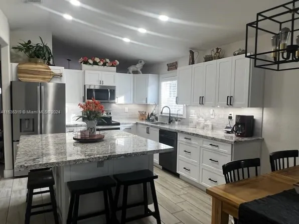 10054 NW 127th Ter, Hialeah Gardens, FL 33018