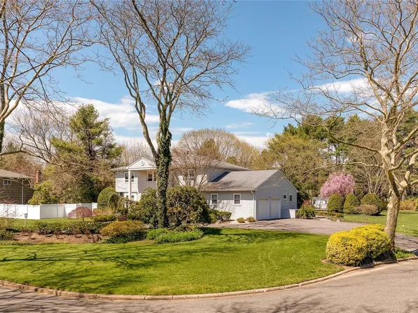 3 Split Rail Court, Dix Hills, NY 11746