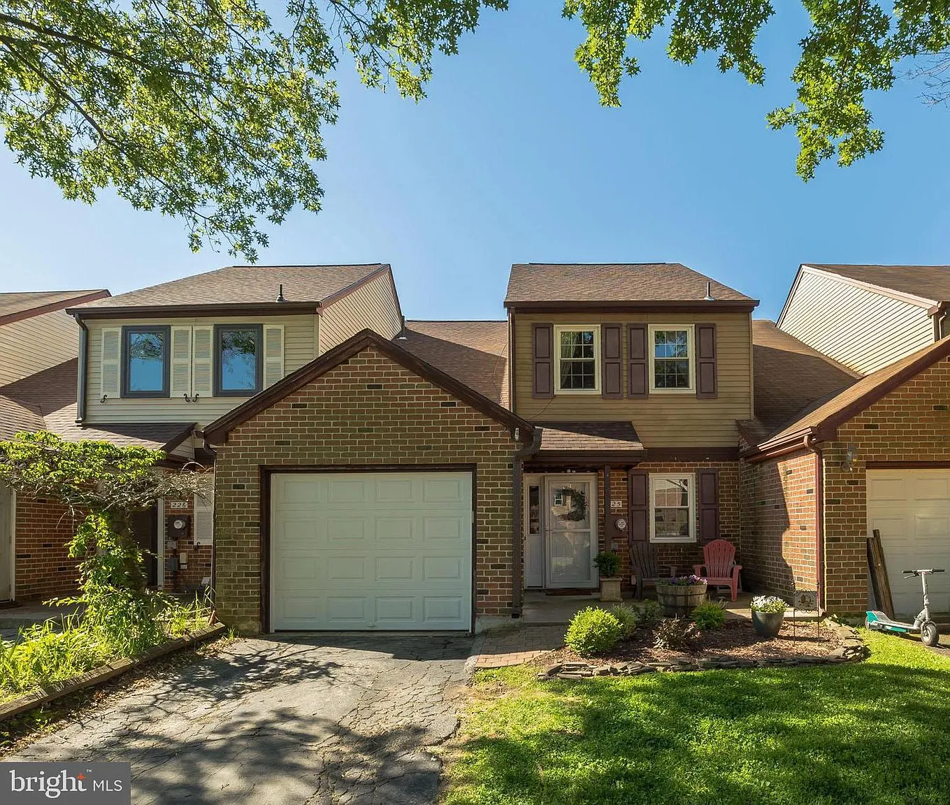 225 Farleigh Ct photo 1