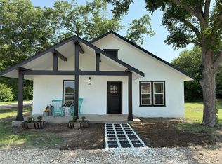 201 4th St, Eddy, TX 76524