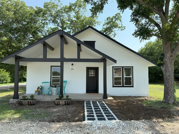 201 4th St, Eddy, TX 76524