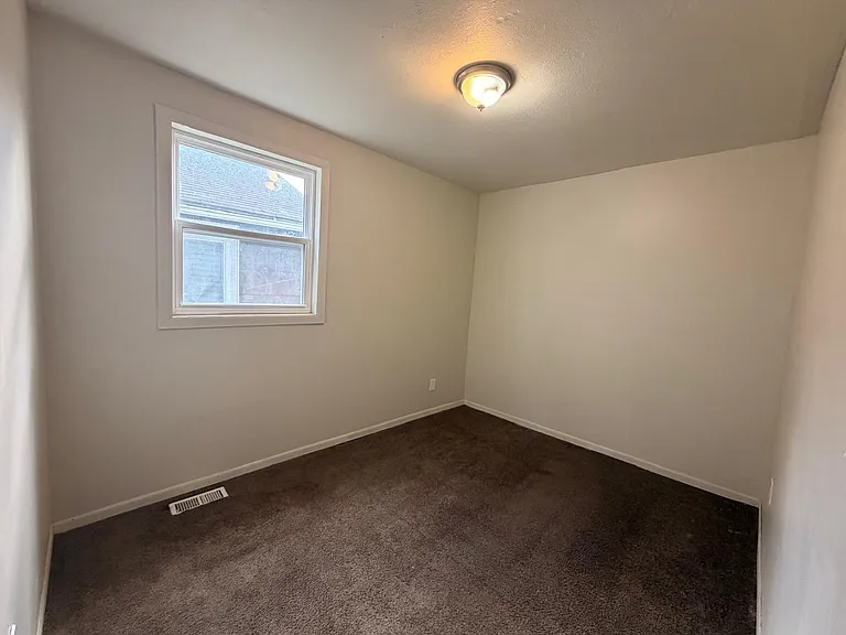 804 Lorain St #1 — Photo 9