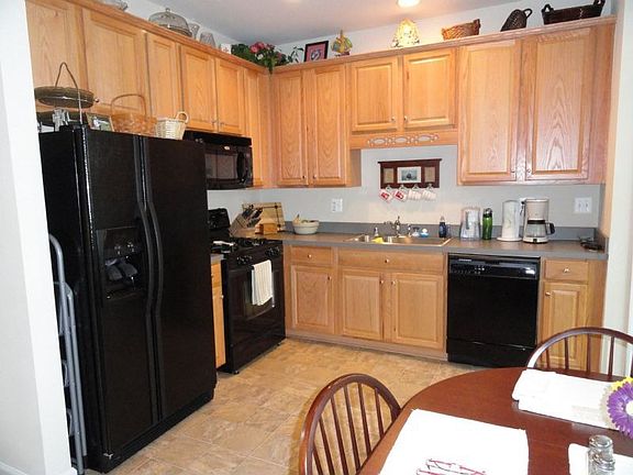 3rd image of 106 Panmure Ln
