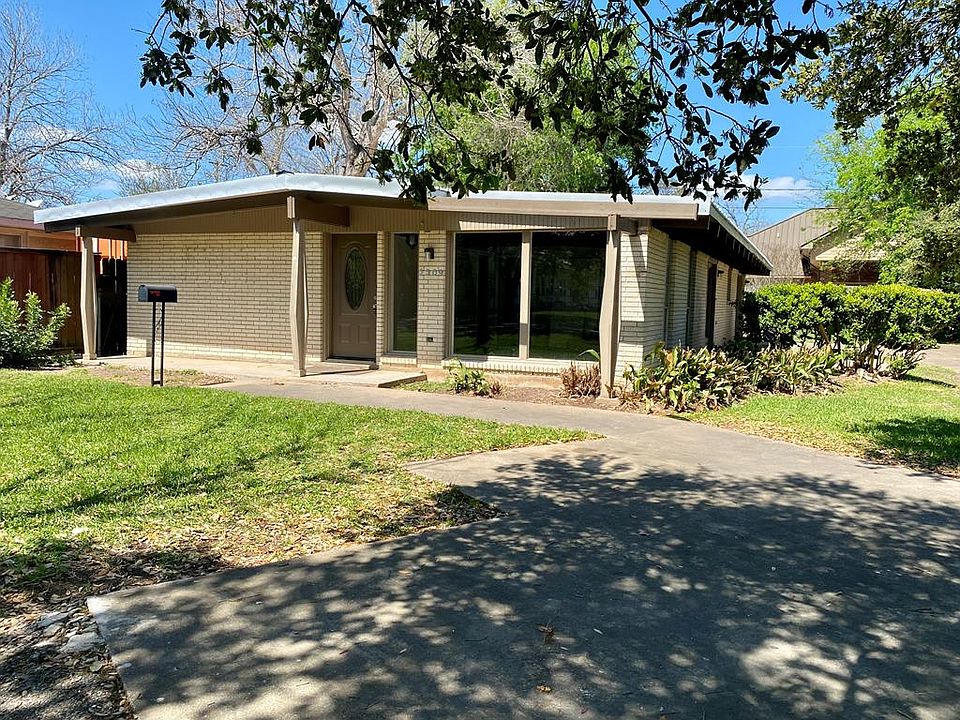 1st image of 2309 5th St
