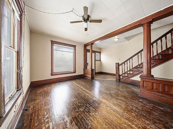 2nd image of 108-110 E Iroquois St