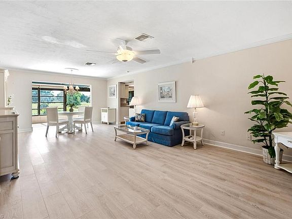 4th image of 120 Fleur De Lis LN