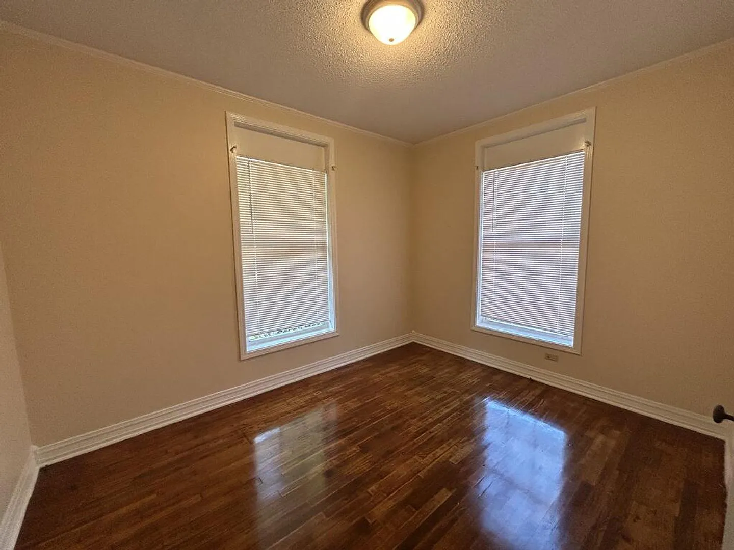 2139 Andrews Ave. - Apt 2 — Photo 4