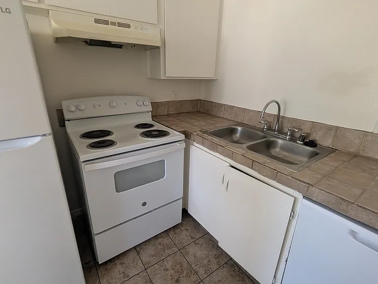 1054 S Magnolia Ave #8 — Photo 22
