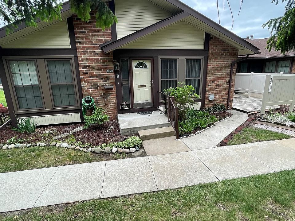 1st image of 40524 Newport Dr
