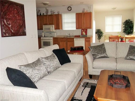 4th image of 6550 Woodridge Way