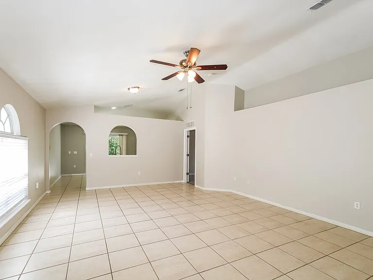 17026 Ongar Ct — Photo 5