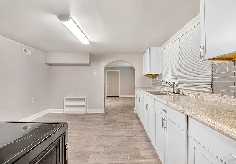 105 Pineland Cir #C — Photo 9
