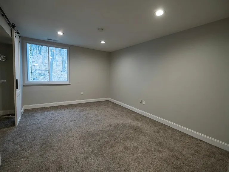 1605 Summit Point — Photo 16
