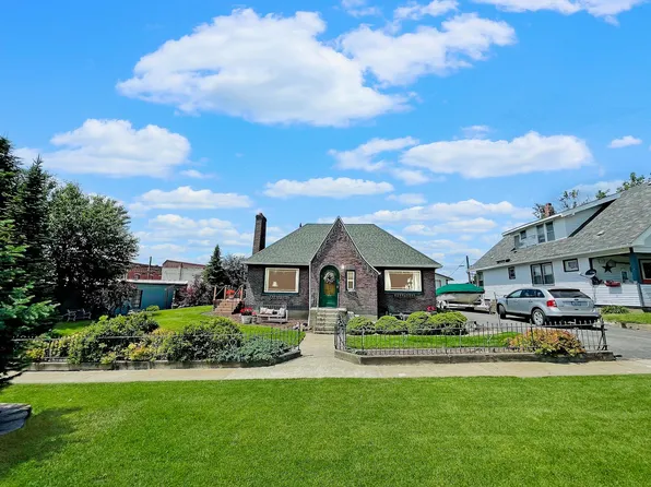 119 N Broadway St, Tekoa, WA 99033