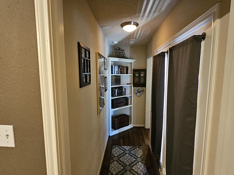 10306 York Ave — Photo 32