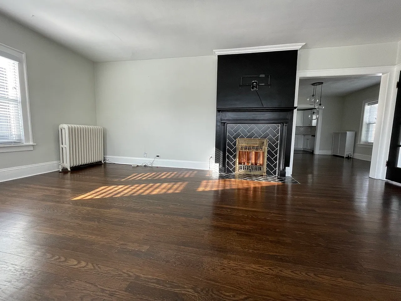 2 bed, 1100 sqft, $1,550 — Photo 2