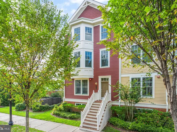 1318 Van Valkenburgh Ln, Alexandria, VA 22301