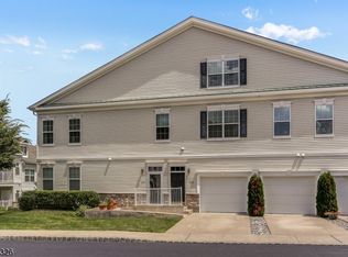 302 Brook Hollow Dr, Whippany, NJ 07981