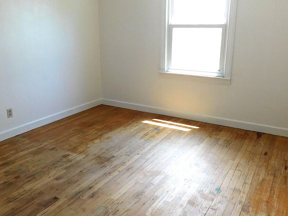 5th image of 523 W 5th St
