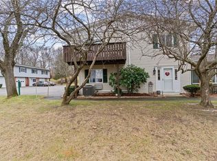 533 Quisset Ct, Warwick, RI 02886
