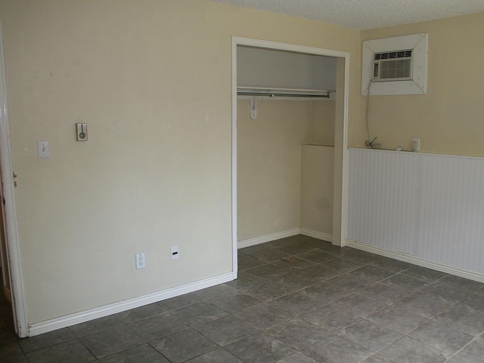 2nd image of 1913 McAllister Ct